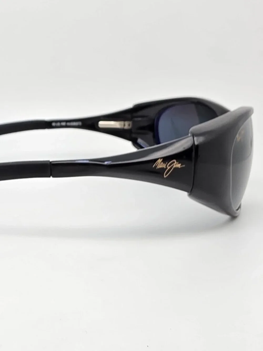 Maui Jim MJ142-02 Volcano Black Frame Polarized Grey Glass Lens Sunglasses Japan